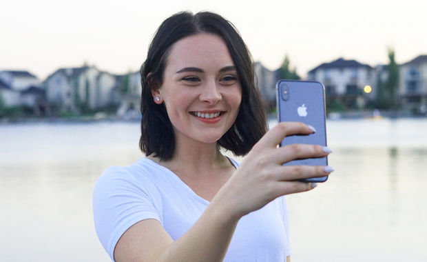 How Taking a Selfie Can Help Heal Your Acne